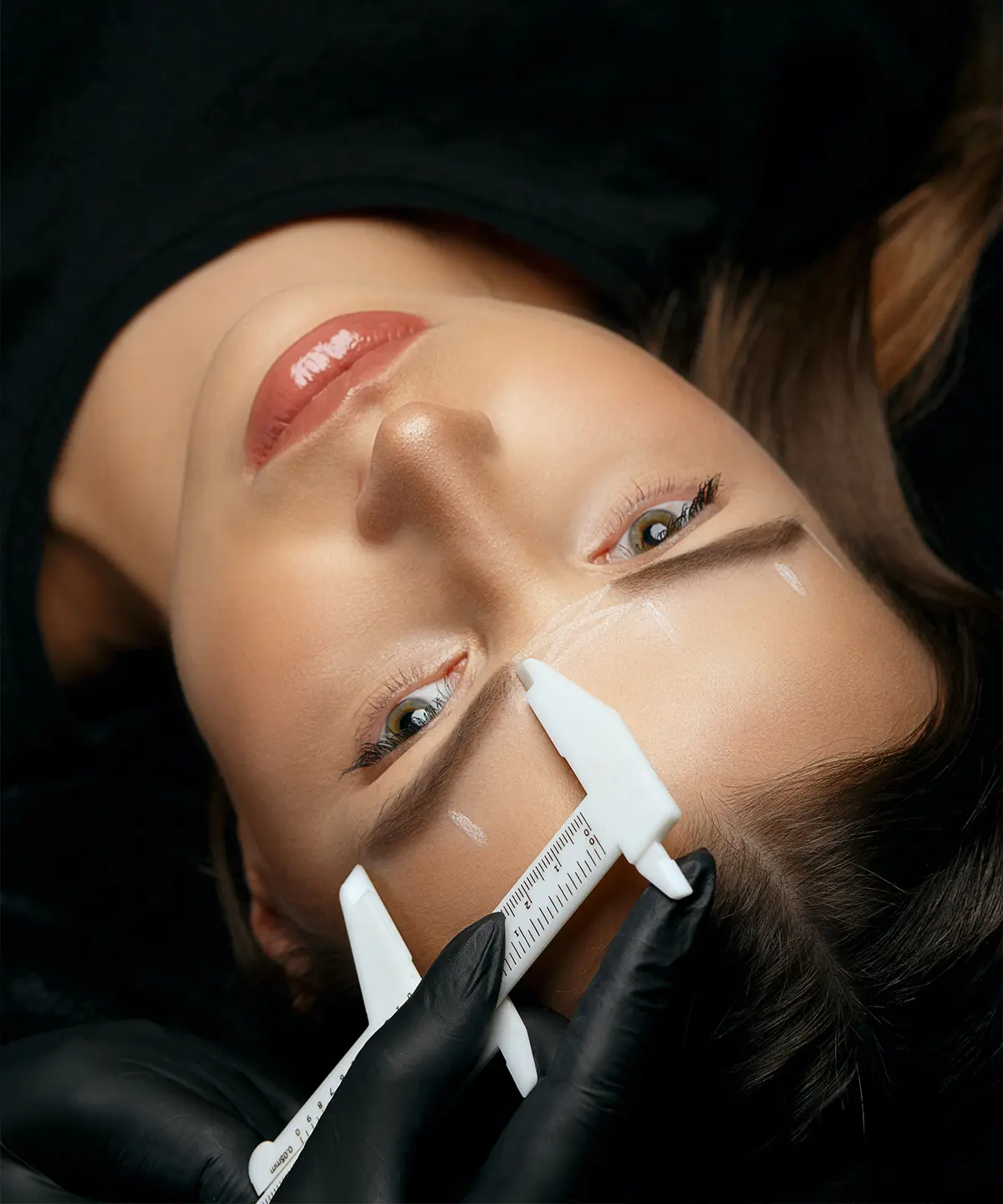 Kaş Kaldırma Nasıl Yapılır?